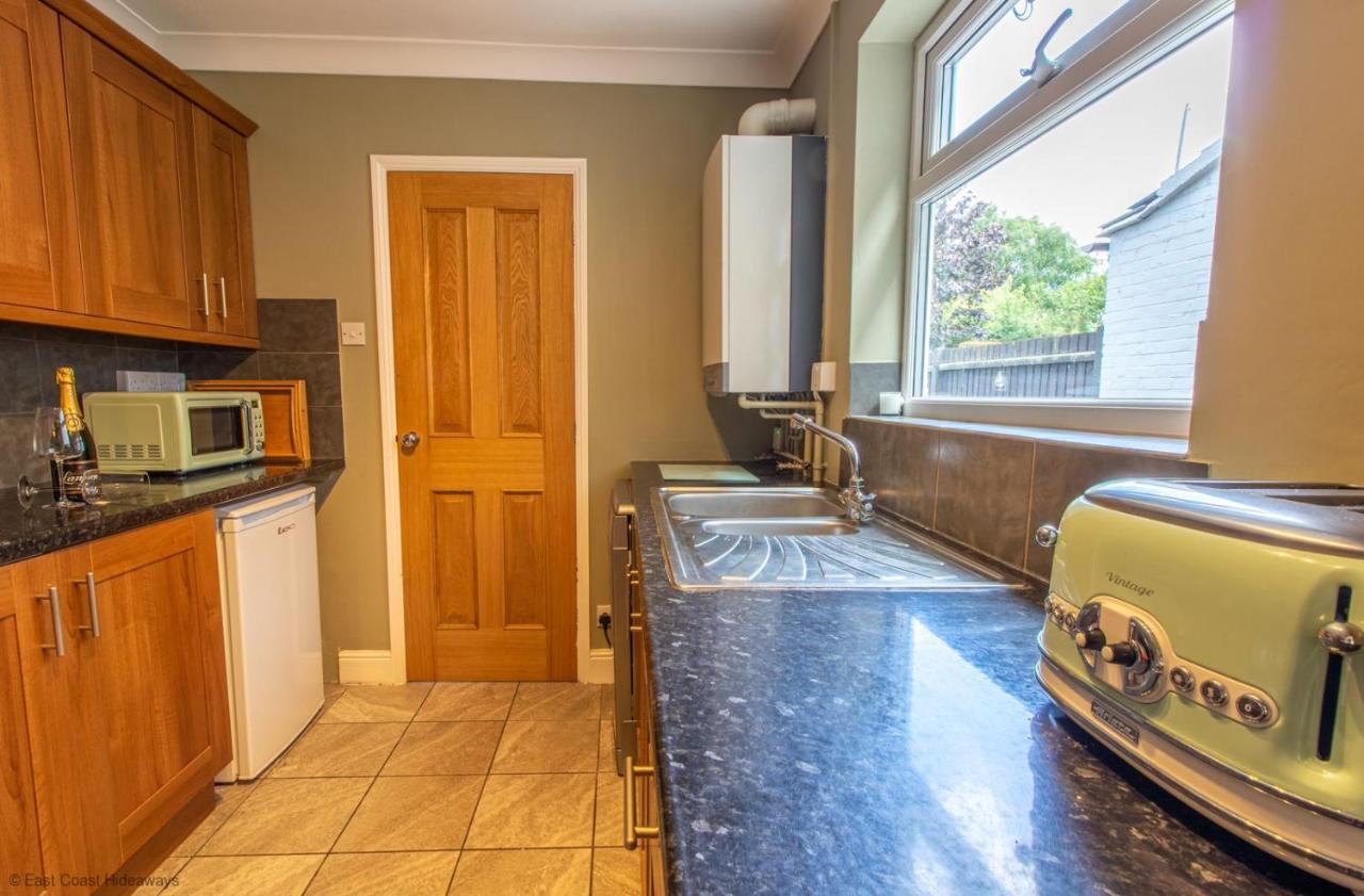 Modern Coastal Home Sleeping 5 - 2 Minute Walk To Pakefield Beach, Suffolk Luaran gambar